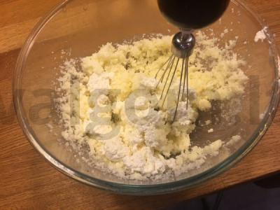 Saldus varškės keksas Žingsnis 2