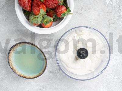 Terinas su braškėmis ir bananais Žingsnis 1
