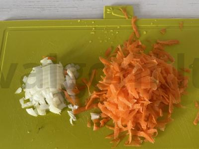 Mėsos mišrainė be ingredientų kepimo aliejuje Žingsnis 2