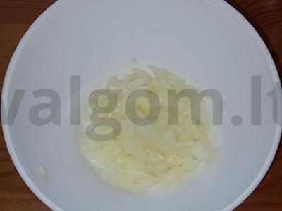 Jūros pakrantės salotos su upėtakiais ir juodadėmėmis menkėmis Žingsnis 3