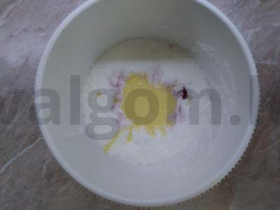 Uogų terinas su grietinėle Žingsnis 2