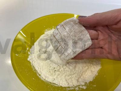 Kalmarų salotos saldžiarūgščiame padaže Žingsnis 4