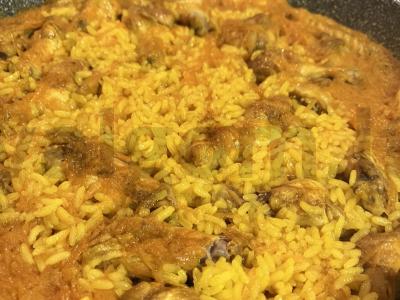 Kario ryžiai su vištiena pagrindine nuotrauka