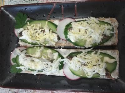 Sumuštiniai su duona pagrindine nuotrauka