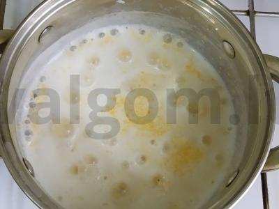 Gausi kukurūzų košė pusryčiams Žingsnis 2