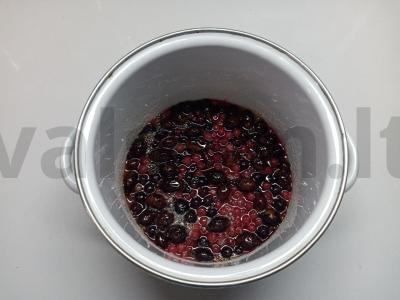 Aromatizuotas graikinių riešutų džemas su gudobelėmis Žingsnis 2