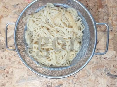Flotsky stiliaus makaronai su malta mėsa ir pomidorų pasta Žingsnis 4