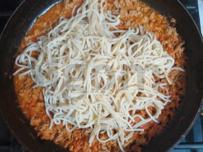 Flotsky stiliaus makaronai su malta mėsa ir pomidorų pasta Žingsnis 5