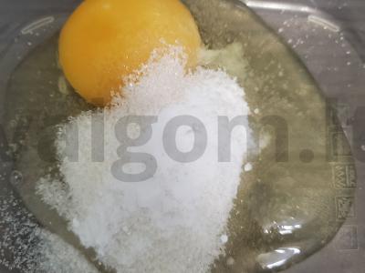 Obuolių pyragas mikrobangų krosnelėje Žingsnis 2