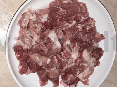 Širdingas kiaulienos jautienos stroganoff Žingsnis 1