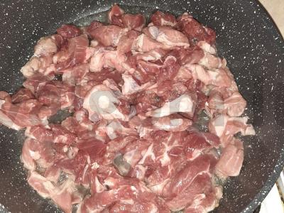Širdingas kiaulienos jautienos stroganoff Žingsnis 2