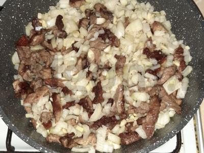 Širdingas kiaulienos jautienos stroganoff Žingsnis 4