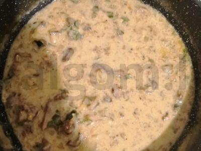 Širdingas kiaulienos jautienos stroganoff pagrindine nuotrauka