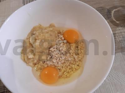 Skanus avižų ir bananų keksas su pienu Žingsnis 2