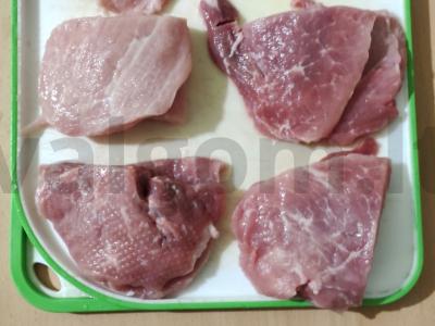 Su kiauliena keptos bulvės Žingsnis 1