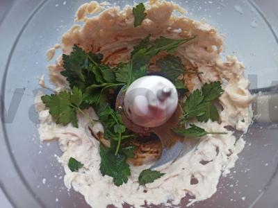 Paštetas su tofu sojų sūriu ir petražolėmis Žingsnis 2