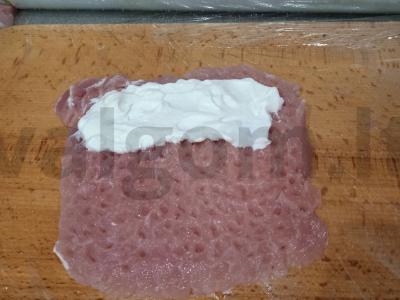 Mėsos suktinukai su varškės ir grybų įdaru Žingsnis 3