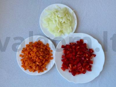 Ryžių makaronai su vištiena ir daržovėmis Žingsnis 1