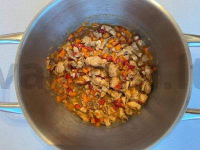 Ryžių makaronai su vištiena ir daržovėmis Žingsnis 3