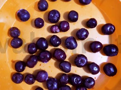 Pyragas su riešutais, vyšniomis ir šokoladu Žingsnis 4