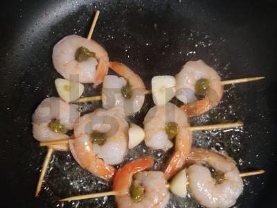 Krevečių kebabas su kaparėliais ir česnakais Žingsnis 3