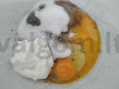 Kepiniai su vyšniomis ir baltyminiu kremu Žingsnis 1