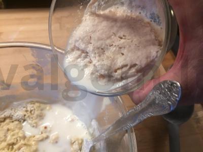 Pica ant sluoksniuotos tešlos su mėsos trupiniais Žingsnis 4