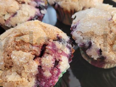 Didžiuliai mėlynių keksiukai pagrindine nuotrauka