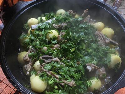 Aromatinė ėriena su daržovėmis Žingsnis 7