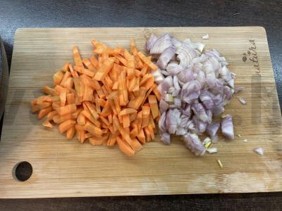 Troškinti kopūstai su paprikomis ir grietine Žingsnis 2