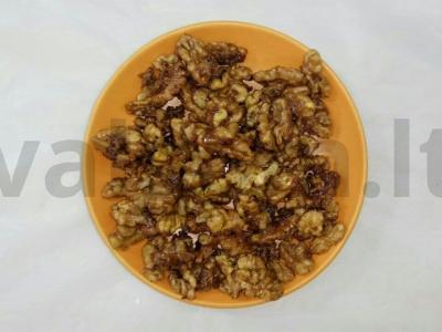 Cinamono riešutai cukraus glazūroje pagrindine nuotrauka