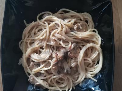 Makaronai su grybais pagrindine nuotrauka