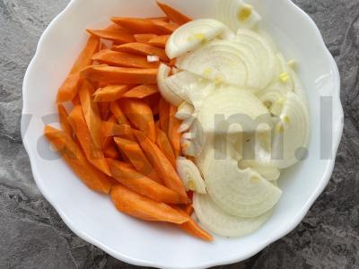 A la jautienos stroganoff. Žingsnis 2