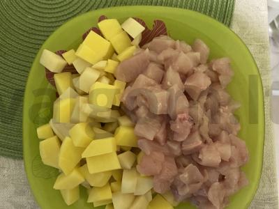 Vištienos troškinys su daržovėmis prieskoniuose Žingsnis 1