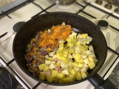 Vištienos troškinys su daržovėmis prieskoniuose Žingsnis 5