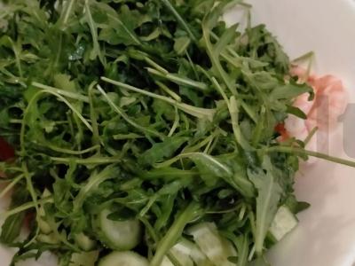 Salotos su krevetėmis, daržovėmis ir rukolomis Žingsnis 4