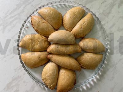 Švelnūs dešrelių suktinukai su varške pagrindine nuotrauka