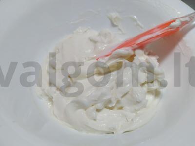 Bananų pyragas su sūrio kremu Žingsnis 1