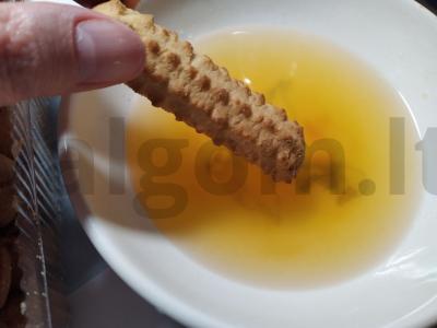 Bananų pyragas su sūrio kremu Žingsnis 3