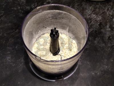 Sūrio pyragai su avižiniais dribsniais Žingsnis 1