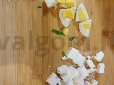 Graikiškos kiaušinių salotos Žingsnis 2