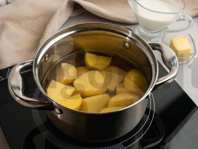 Šaldyta špinatų tyrės sriuba Žingsnis 1