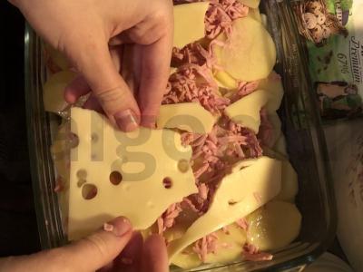 Bulvių apkepas su dešra ir sūriu Žingsnis 3