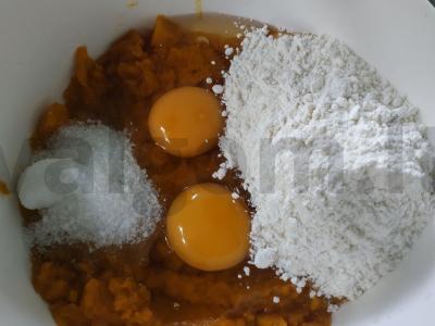 Moliūgų pyragas su medumi arba vaisiais Žingsnis 2