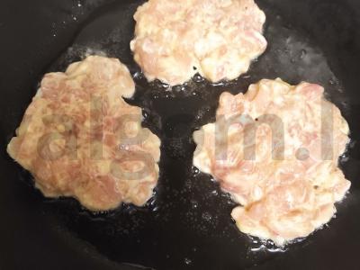 Trijų ingredientų vištienos paplotėliai per 40 minučių Žingsnis 4