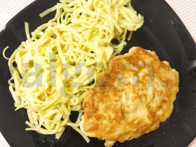 Trijų ingredientų vištienos paplotėliai per 40 minučių pagrindine nuotrauka
