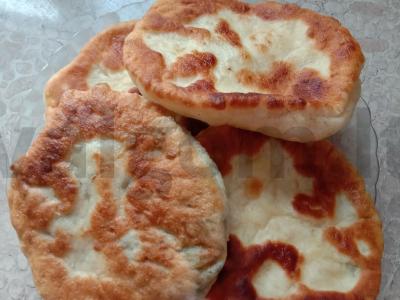 Svogūnų paplotėliai pagrindine nuotrauka