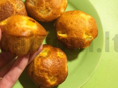 Oranžiniai keksiukai pagrindine nuotrauka