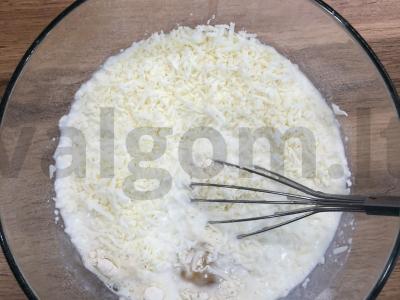 Tingus khachapuri keptuvėje Žingsnis 2