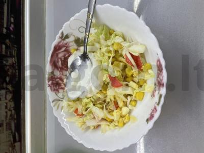 Lengvos krabų salotos su Pekino kopūstais Žingsnis 6